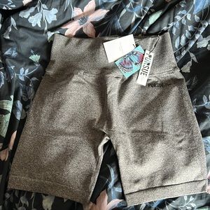 ✨ Pursue Fitness x Hopescope ✨ Collaboration Shorts - SIZE LARGE - Gray